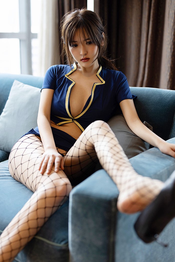 贴心服务白露小猪黑丝网袜姿势妖娆(图1)