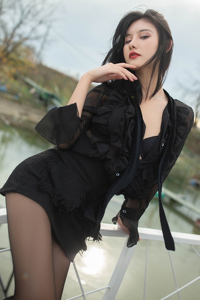 热辣总裁阿朱美腿酥胸莫名发情露骨(图43)