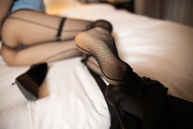 热辣警花芝芝黑丝网袜撅臀求征服(图72)