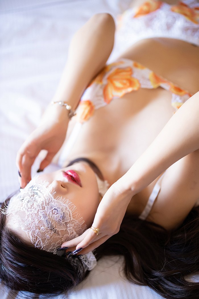 妖艳美人杨晨晨蕾丝内衣唯美写真(图23)