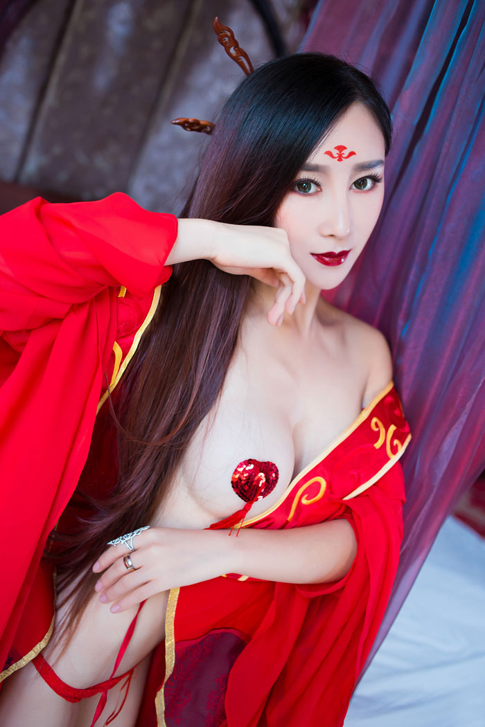 现代东方不败邹晶晶另类性感写真(图11)