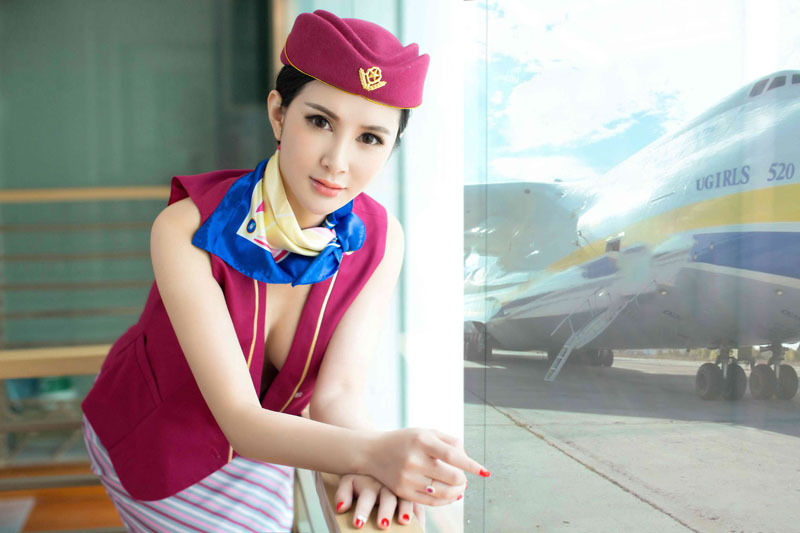 极品空姐顾欣怡红色制服私房写真(图10)