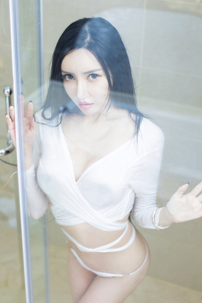 美女王瑞儿让人无法抵制的湿身诱惑(图19)