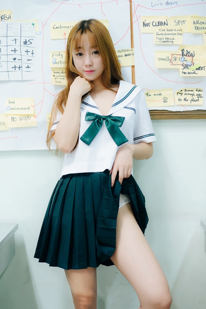 性感妹子王语纯学生制服美臀诱人(图13)