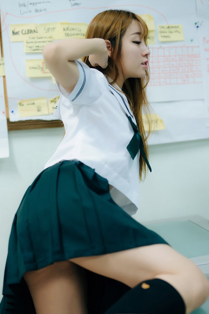 性感妹子王语纯学生制服美臀诱人(图22)