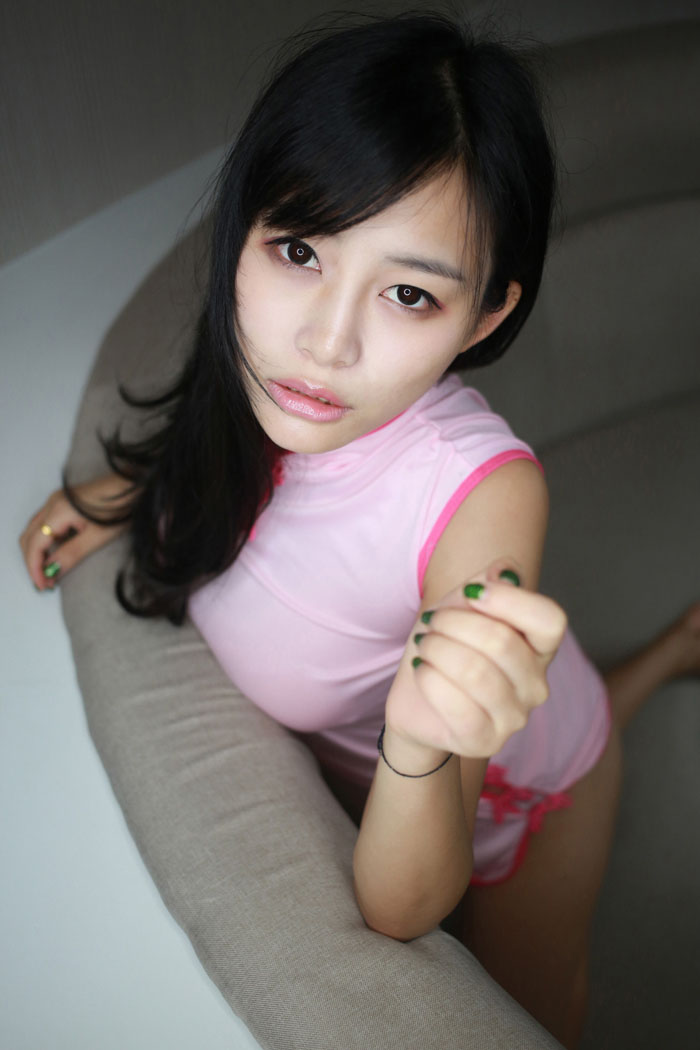 制服美女易欣viya魔鬼身材晒沐浴照(图20)