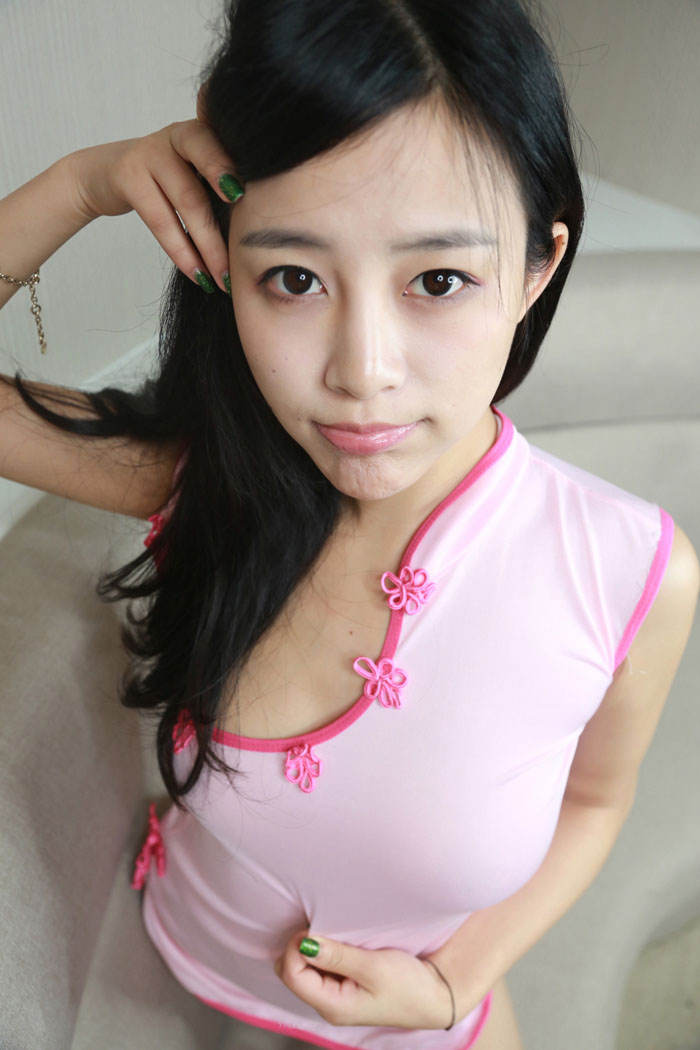 制服美女易欣viya魔鬼身材晒沐浴照(图28)