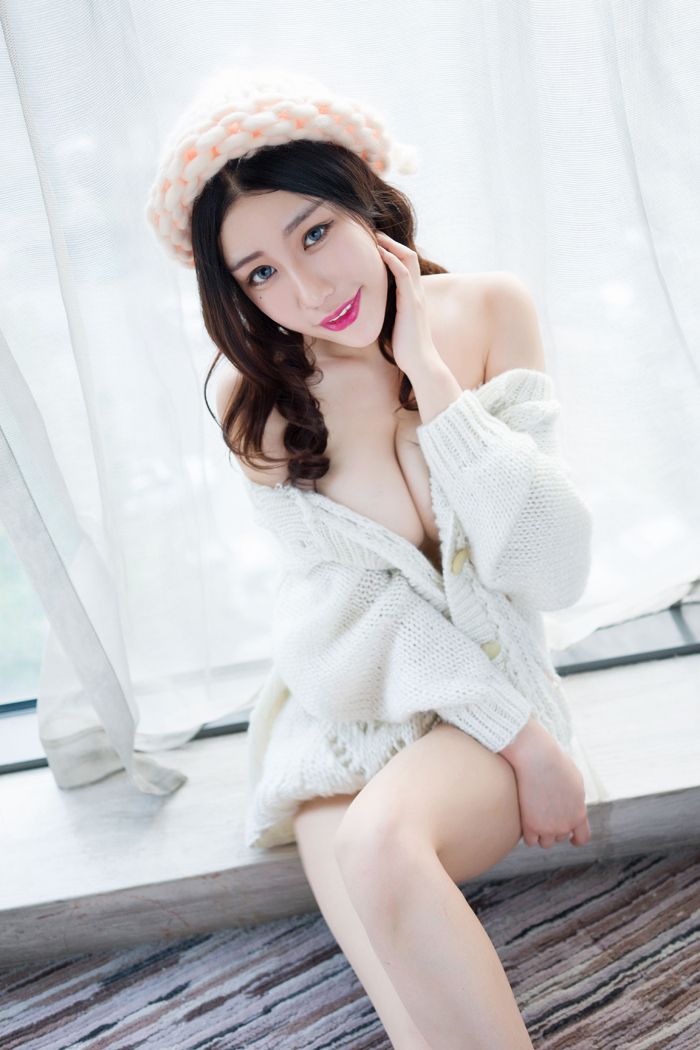 巨乳美女美昕大胆叉腿照花内内抢眼(图25)