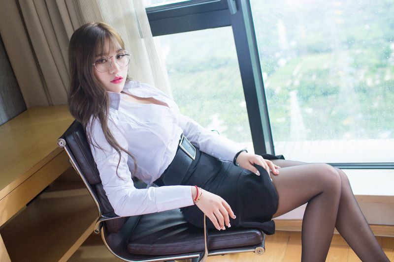 黑丝尤物啦啦制服爆乳全映你眼球(图54)