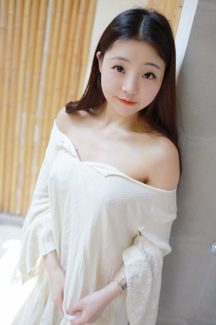 激凸小萝莉佘贝拉外拍玩透视看点足(图26)