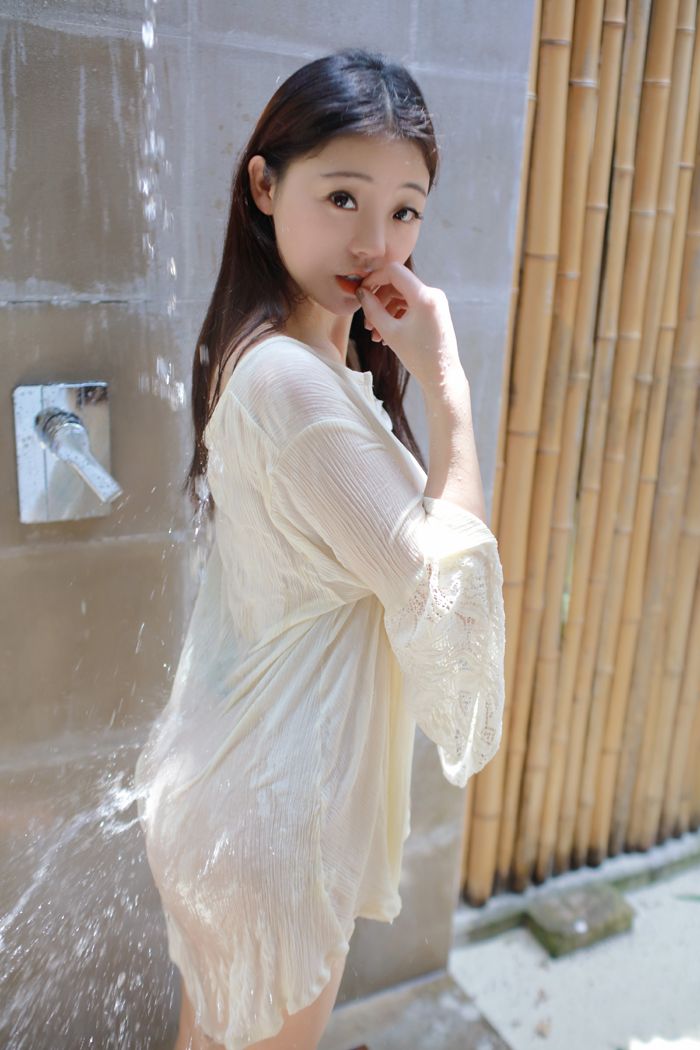 激凸小萝莉佘贝拉外拍玩透视看点足(图40)