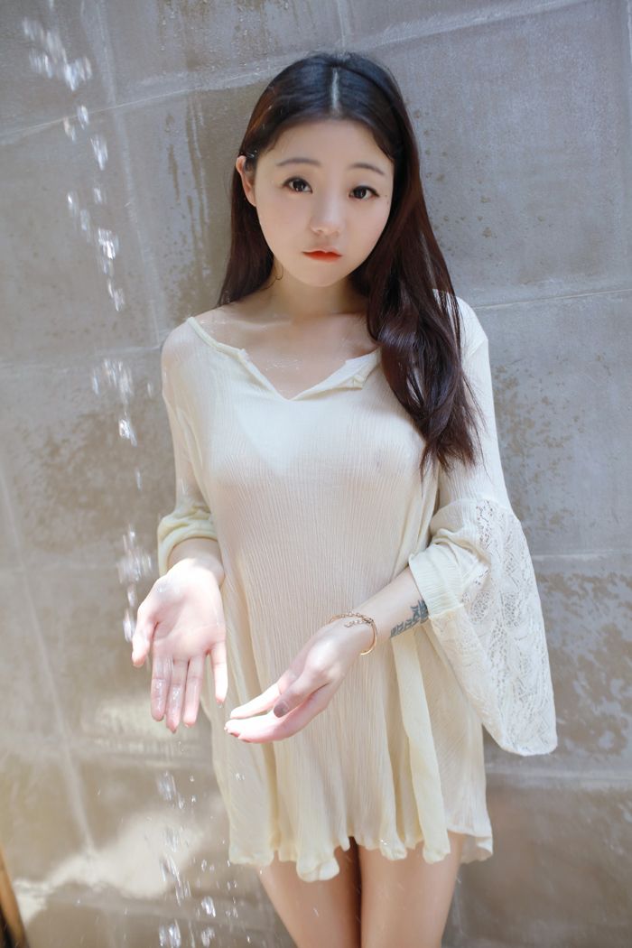 激凸小萝莉佘贝拉外拍玩透视看点足(图43)