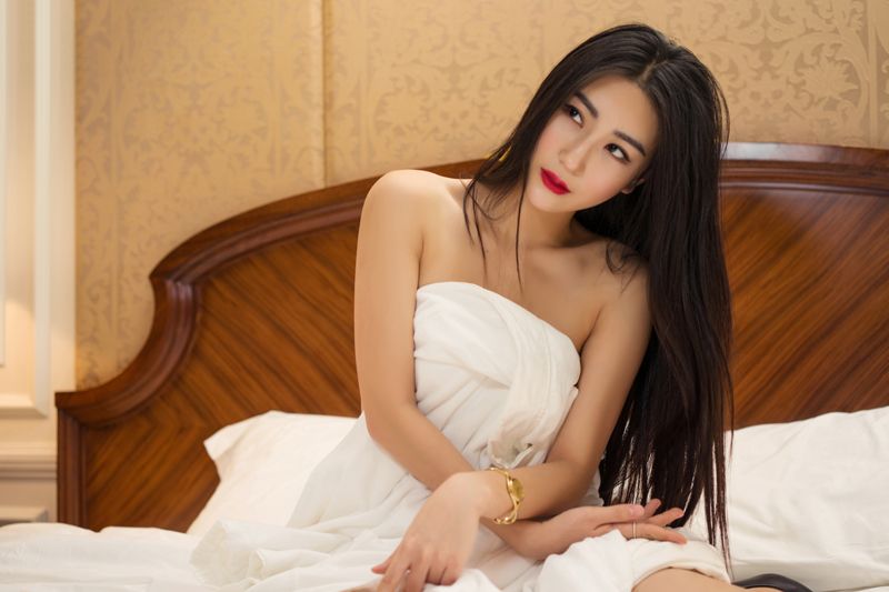 女秘书瑷妮透视装上演最美湿身诱惑(图21)