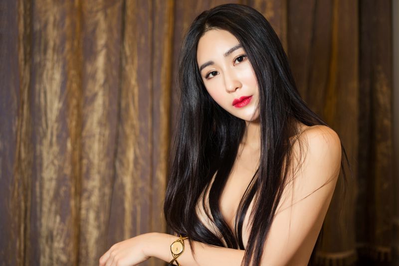 女秘书瑷妮透视装上演最美湿身诱惑(图7)