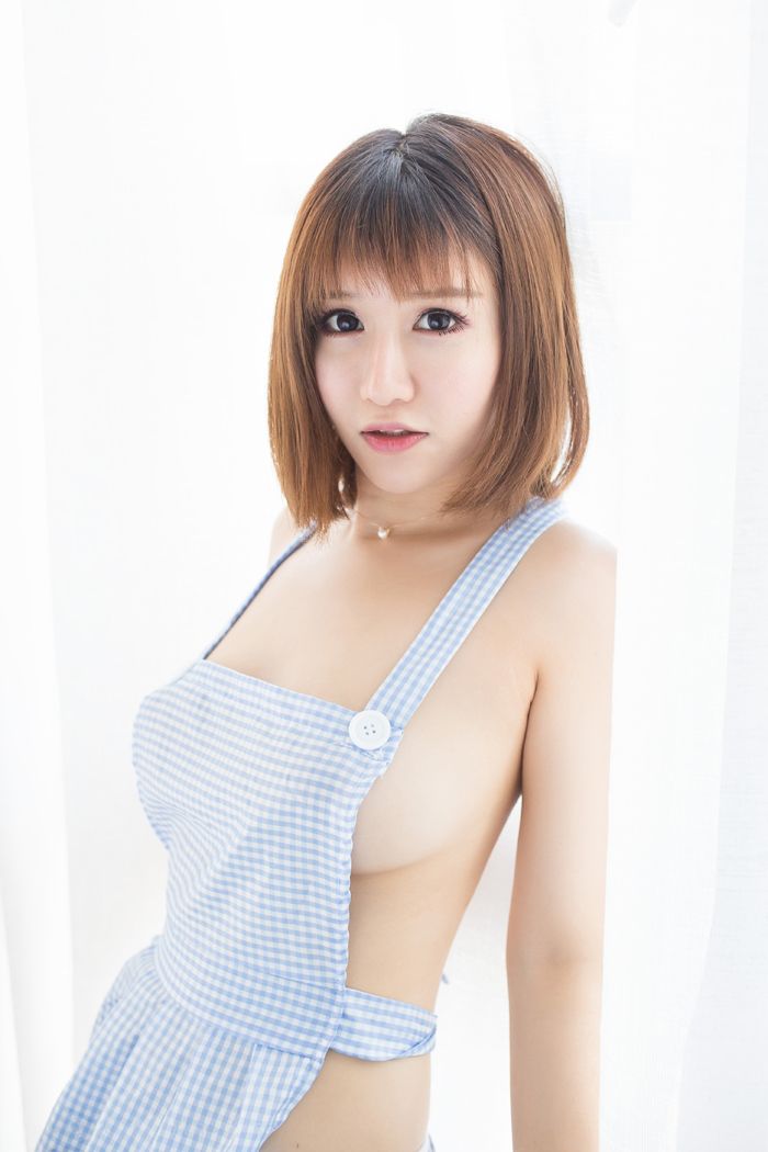 童颜宝贝vivi制服比基尼难掩巨乳尽现(图16)