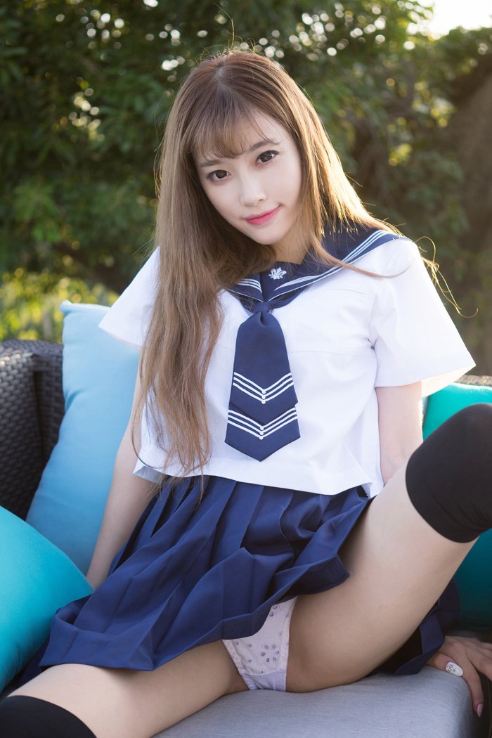 性感学生妹甜心CC制服外拍气质佳(图25)