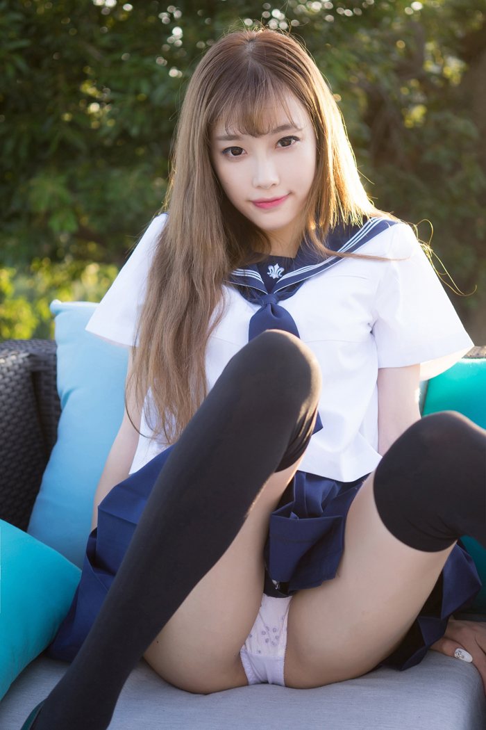 性感学生妹甜心CC制服外拍气质佳(图26)