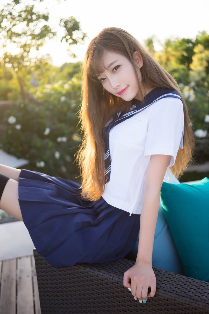 性感学生妹甜心CC制服外拍气质佳(图33)