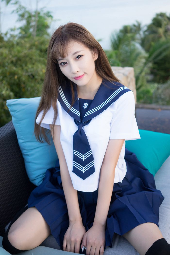 性感学生妹甜心CC制服外拍气质佳(图49)