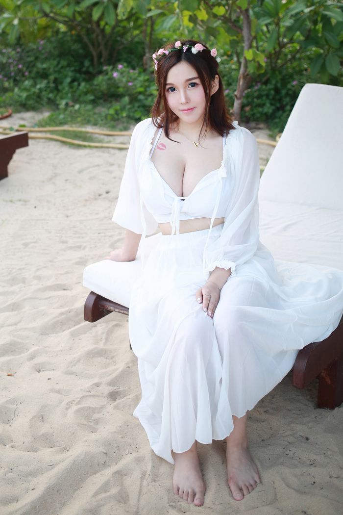 唇印女神沈蜜桃38G性感豪乳摇摇欲坠(图45)