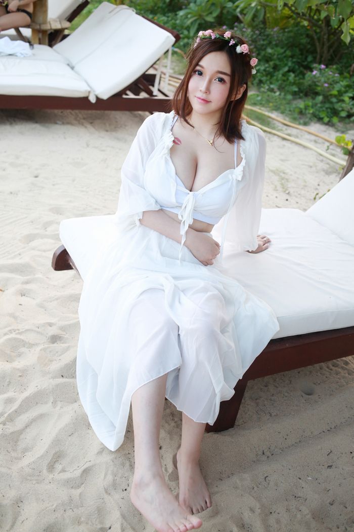 唇印女神沈蜜桃38G性感豪乳摇摇欲坠(图47)