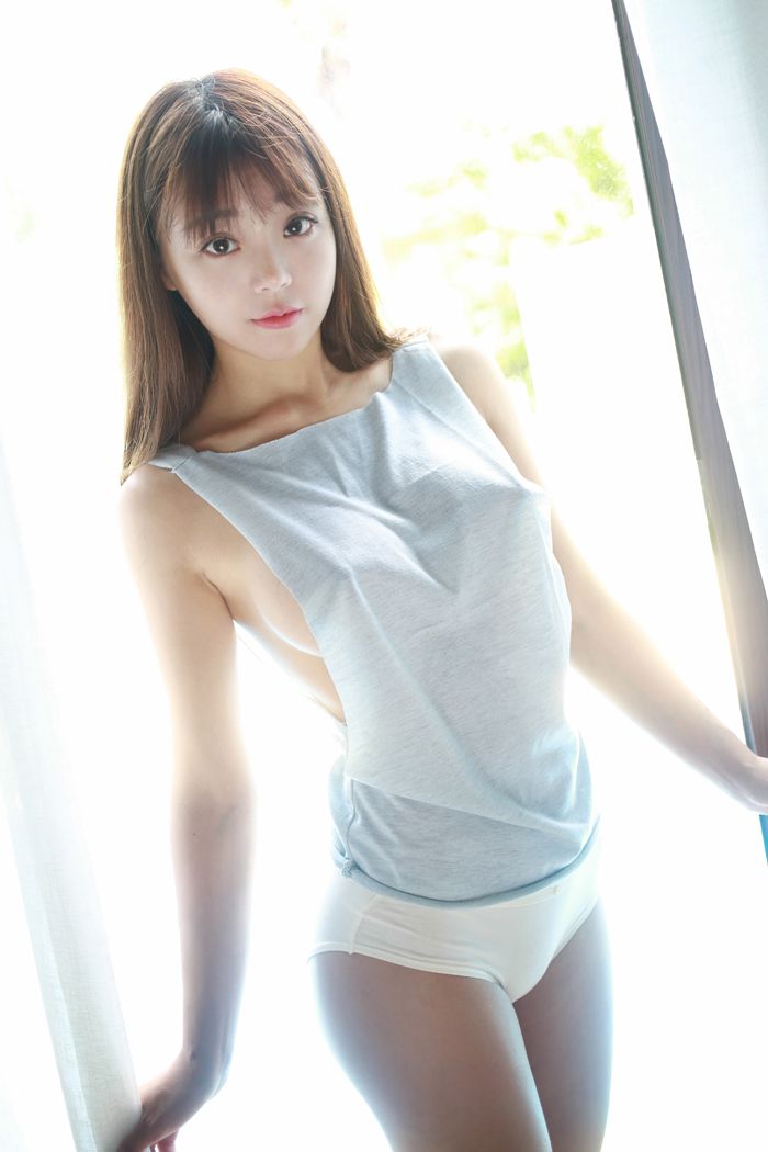 湿身诱惑佘贝拉性感激凸夺人眼球(图43)