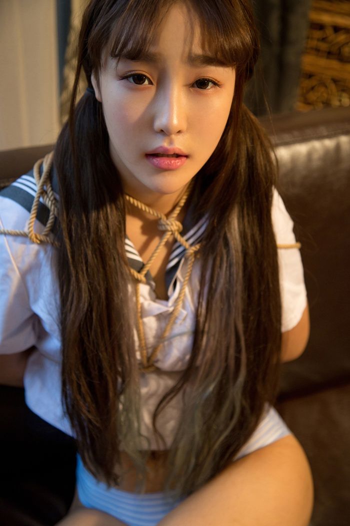 制服小妹含含玩捆绑诱惑身材美滋滋(图8)