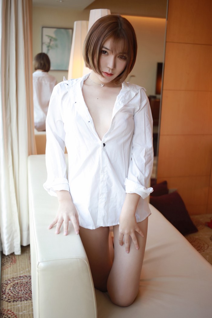 范女郎性感照镜前冷不丁镜后辣人心(图11)