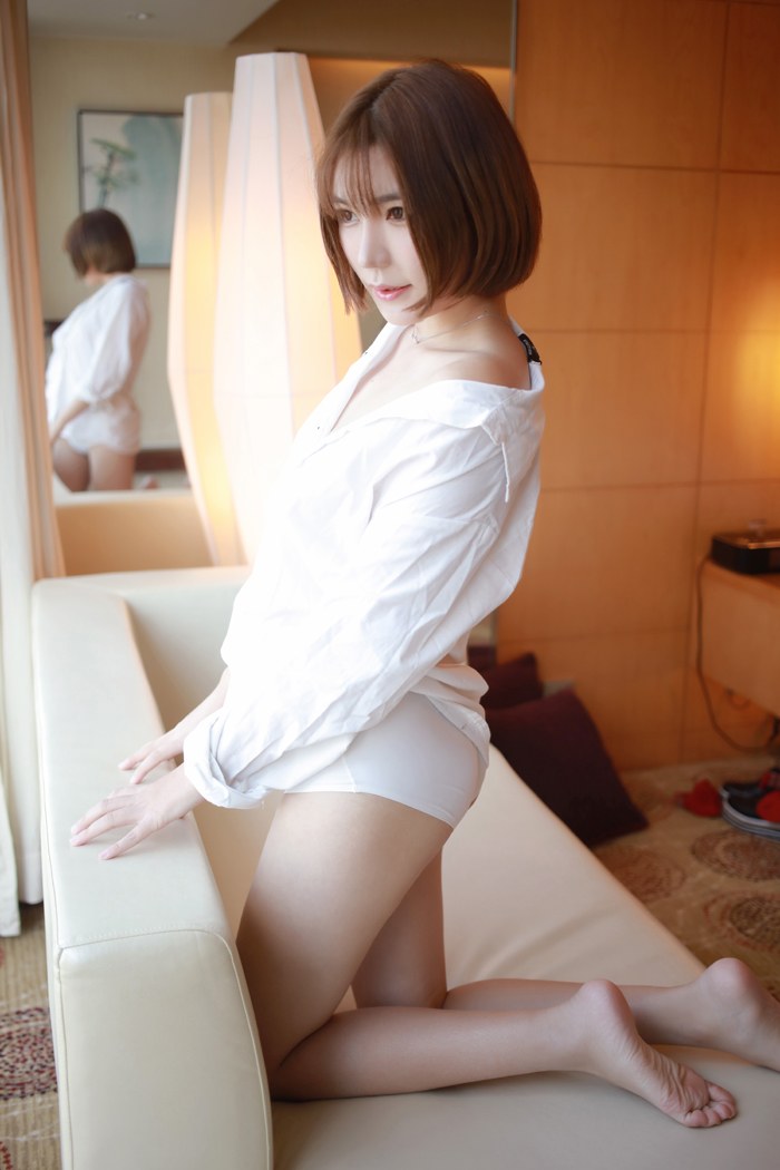 范女郎性感照镜前冷不丁镜后辣人心(图14)