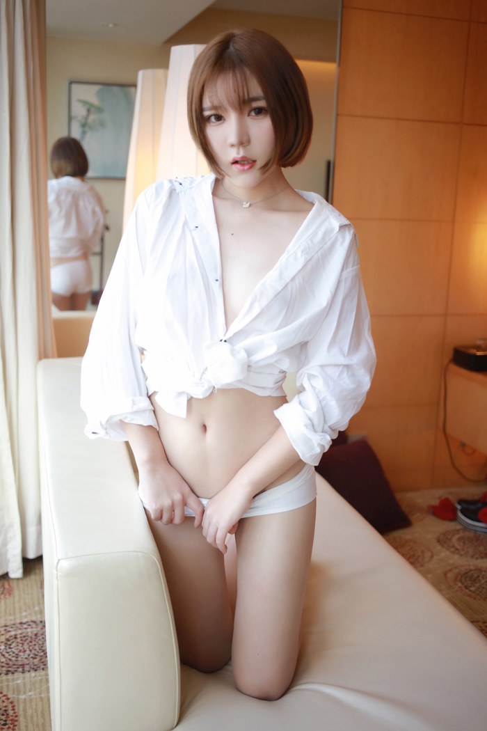 范女郎性感照镜前冷不丁镜后辣人心(图21)