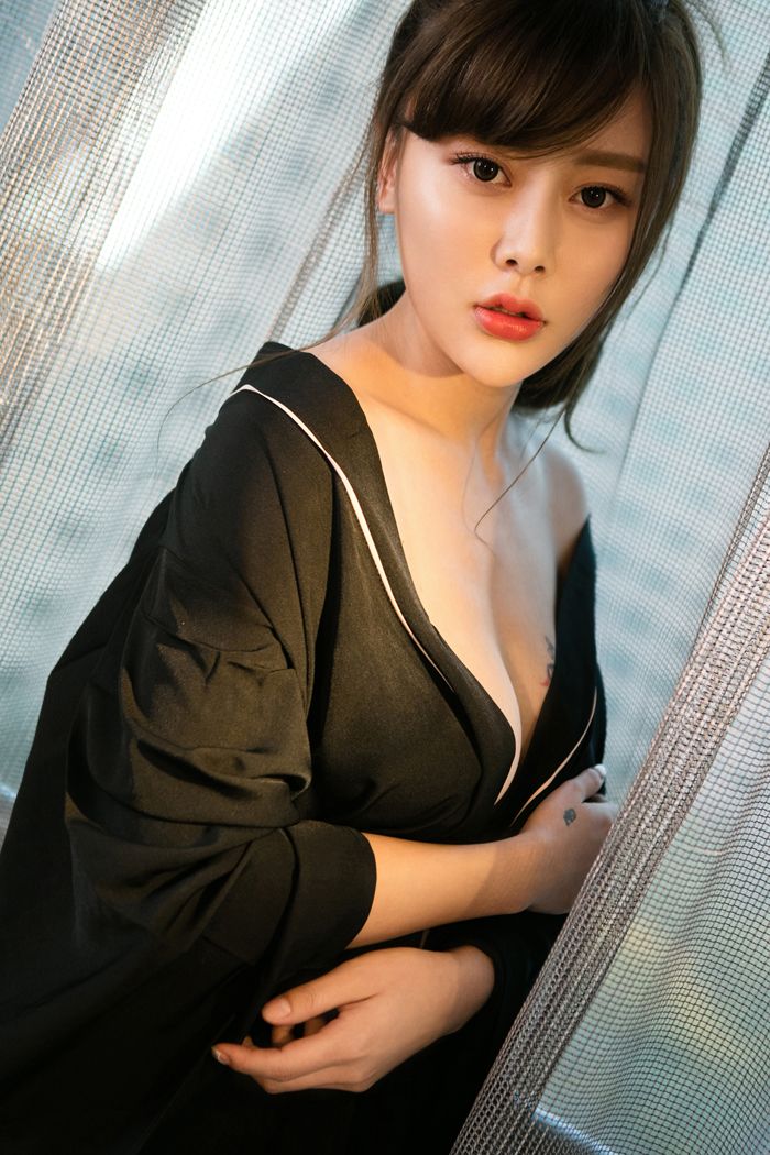 纹身艺宁mm曼妙身材私房照美臀霸屏(图16)