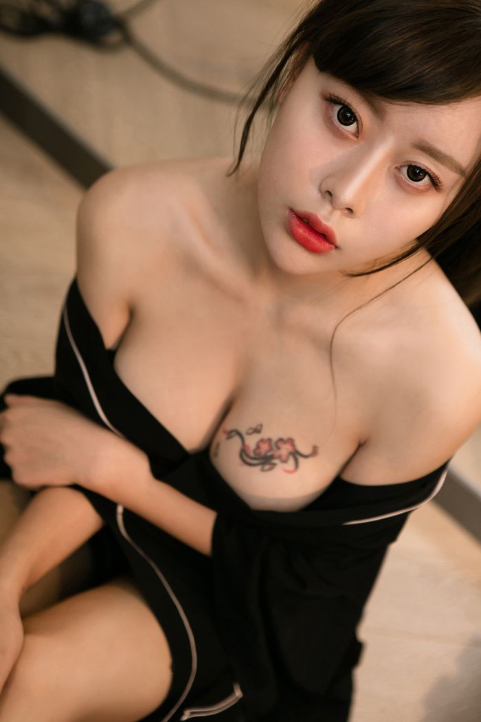 纹身艺宁mm曼妙身材私房照美臀霸屏(图40)