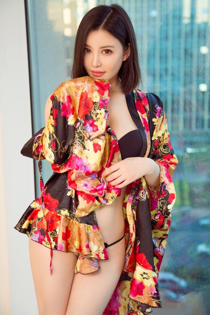 性感小野猫夏雨桐粉色内衣秀完美身材(图14)