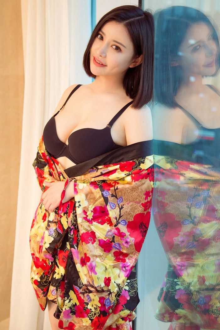 性感小野猫夏雨桐粉色内衣秀完美身材(图15)