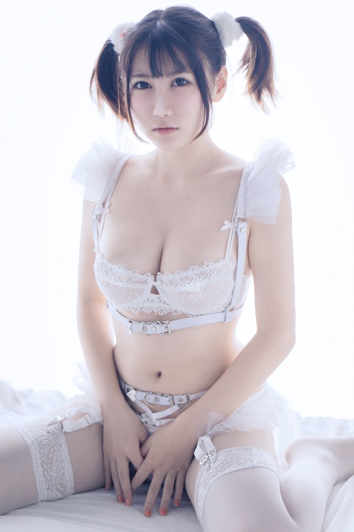 性感美女x魅蕾丝内衣尽显完美曲线(图30)