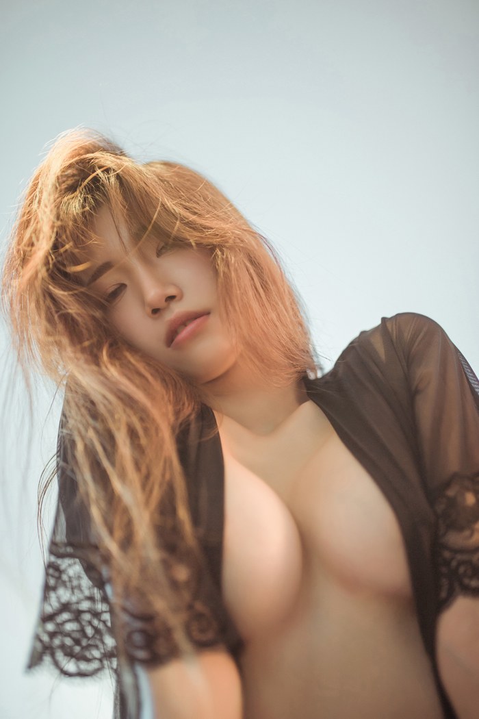 气质女郎kbora性感内衣眼神迷离动人(图24)