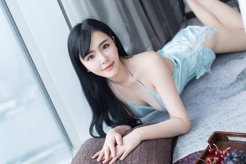 童颜妹子刘钰儿双峰高耸酥胸半露(图16)