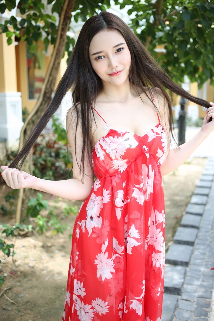 唐琪儿酥胸细腰白嫩美胸弹性十足(图13)