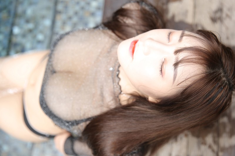 妖艳人妻芒果柯柯内衣难挡汹涌G奶(图39)