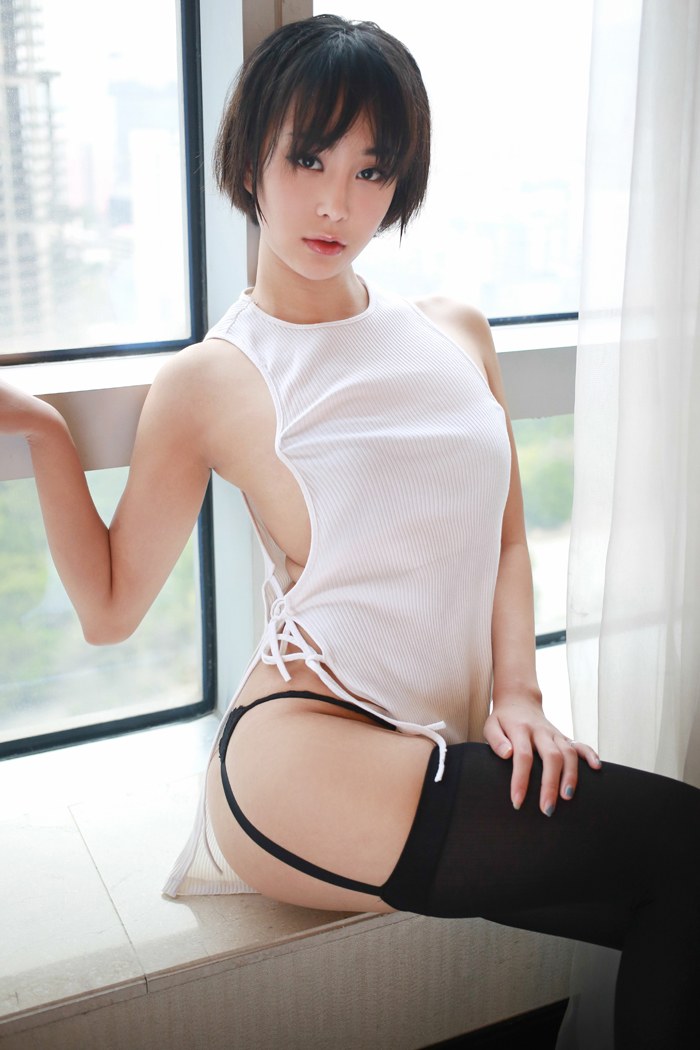 短发妹艺蕾无内黑丝吊袜性感无比(图30)