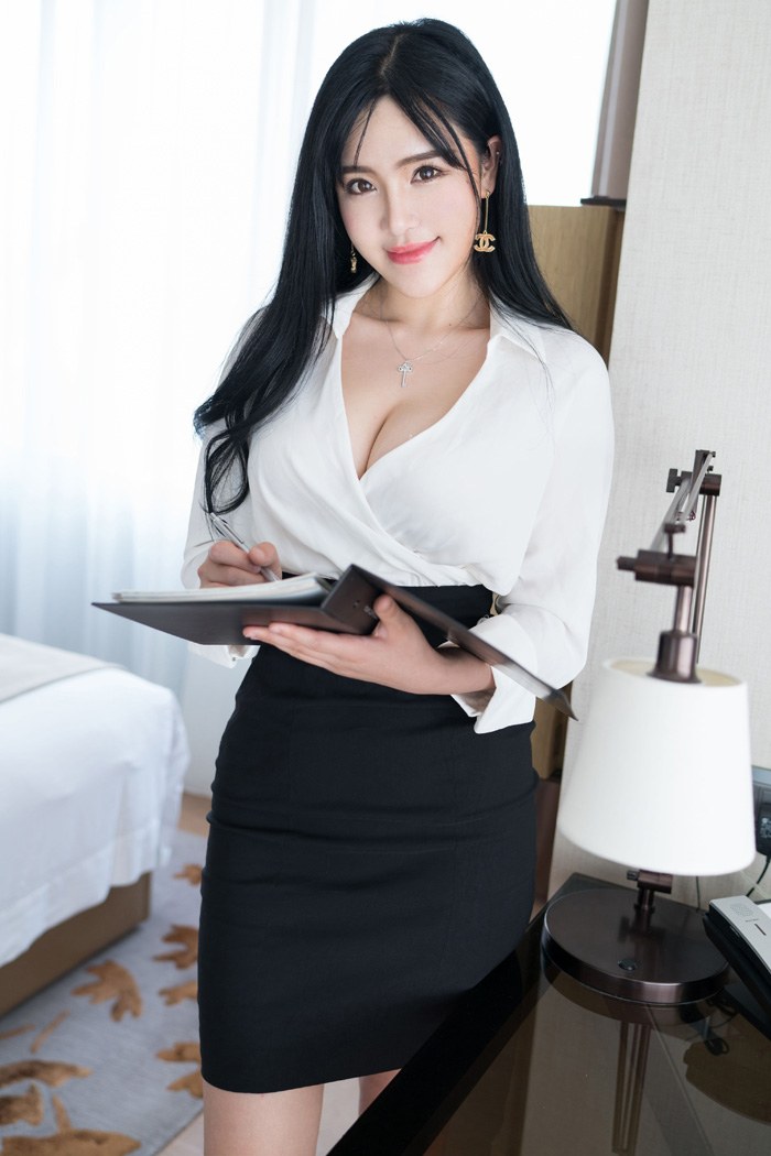 职场女秘刘钰儿性感OL装妩媚妖娆(图8)