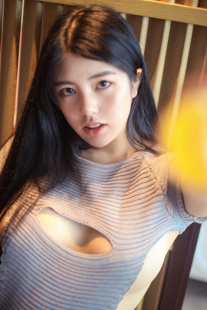 性感女神娜露比基尼难掩傲人巨乳(图26)