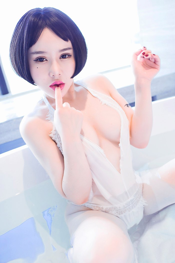 大胸妹妹佑熙情趣内衣演绎湿身诱惑(图10)