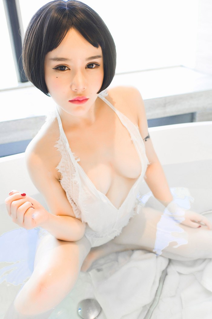 大胸妹妹佑熙情趣内衣演绎湿身诱惑(图23)