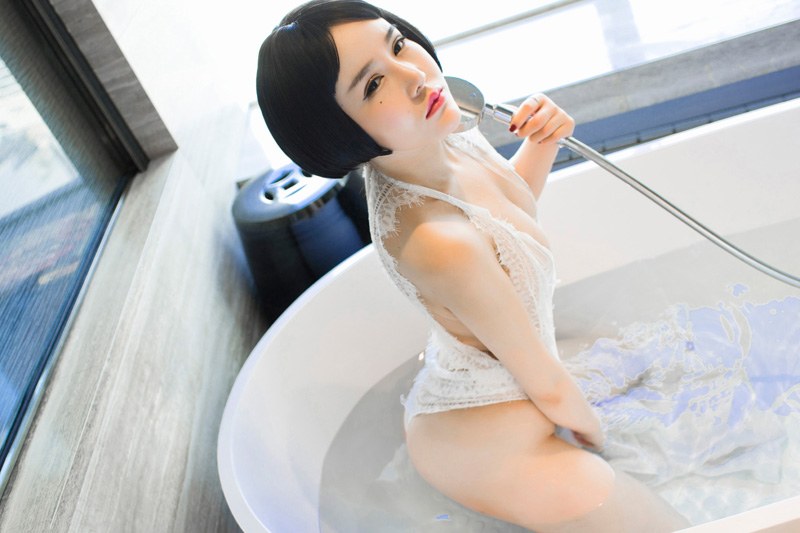 大胸妹妹佑熙情趣内衣演绎湿身诱惑(图33)