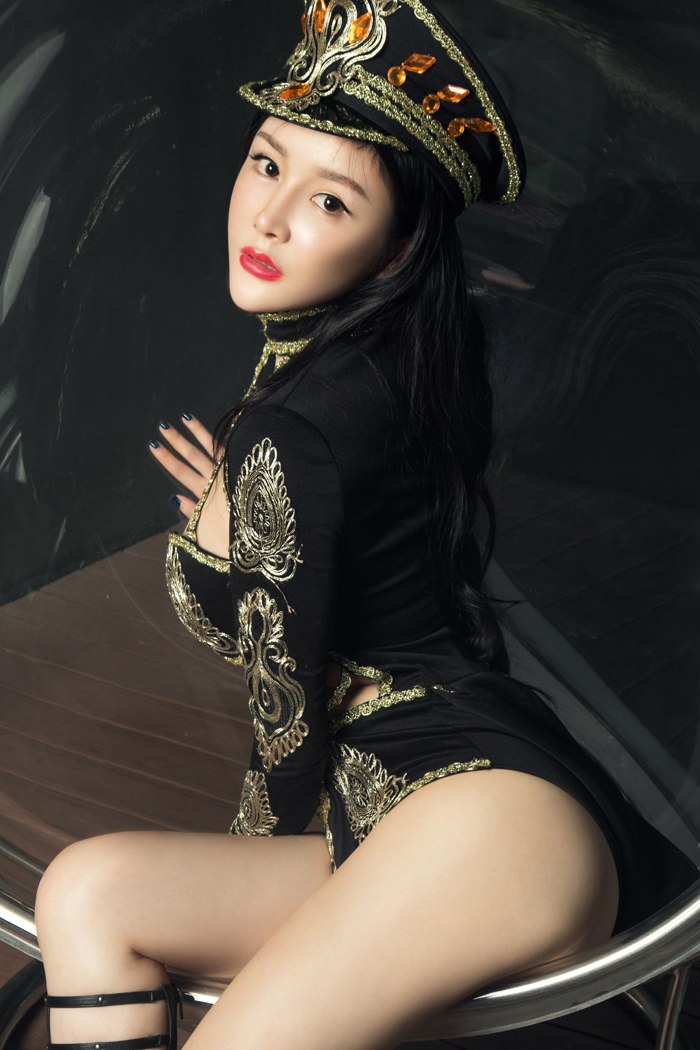 巨乳女王沈诺馨丰乳肥臀销魂蚀骨(图13)