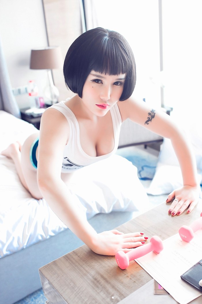 可爱妹子佑熙开胸泳衣秀浑圆美乳(图12)