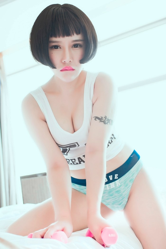 可爱妹子佑熙开胸泳衣秀浑圆美乳(图14)