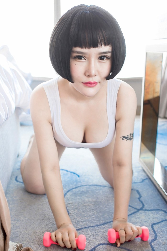 可爱妹子佑熙开胸泳衣秀浑圆美乳(图17)