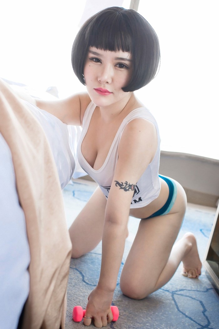 可爱妹子佑熙开胸泳衣秀浑圆美乳(图18)